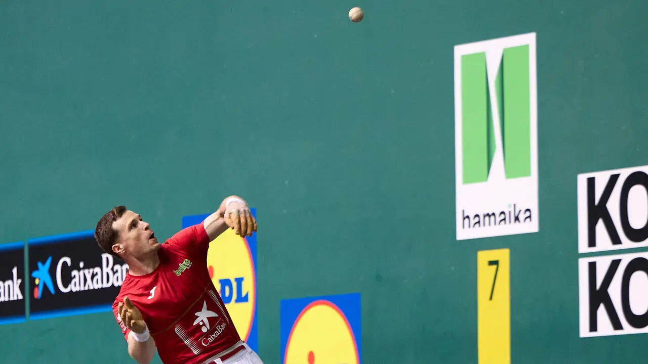 Final del Campeonato Manomanista de pelota vasca entre I&ntilde;aki Artola y Dar&iacute;o G&oacute;mez disputada en el pabell&oacute;n Navarra Arena de Pamplona. I&Ntilde;IGO ALZUGARAY