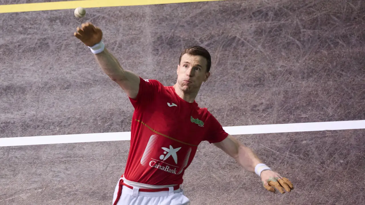 Final del Campeonato Manomanista de pelota vasca entre I&ntilde;aki Artola y Dar&iacute;o G&oacute;mez disputada en el pabell&oacute;n Navarra Arena de Pamplona. I&Ntilde;IGO ALZUGARAY