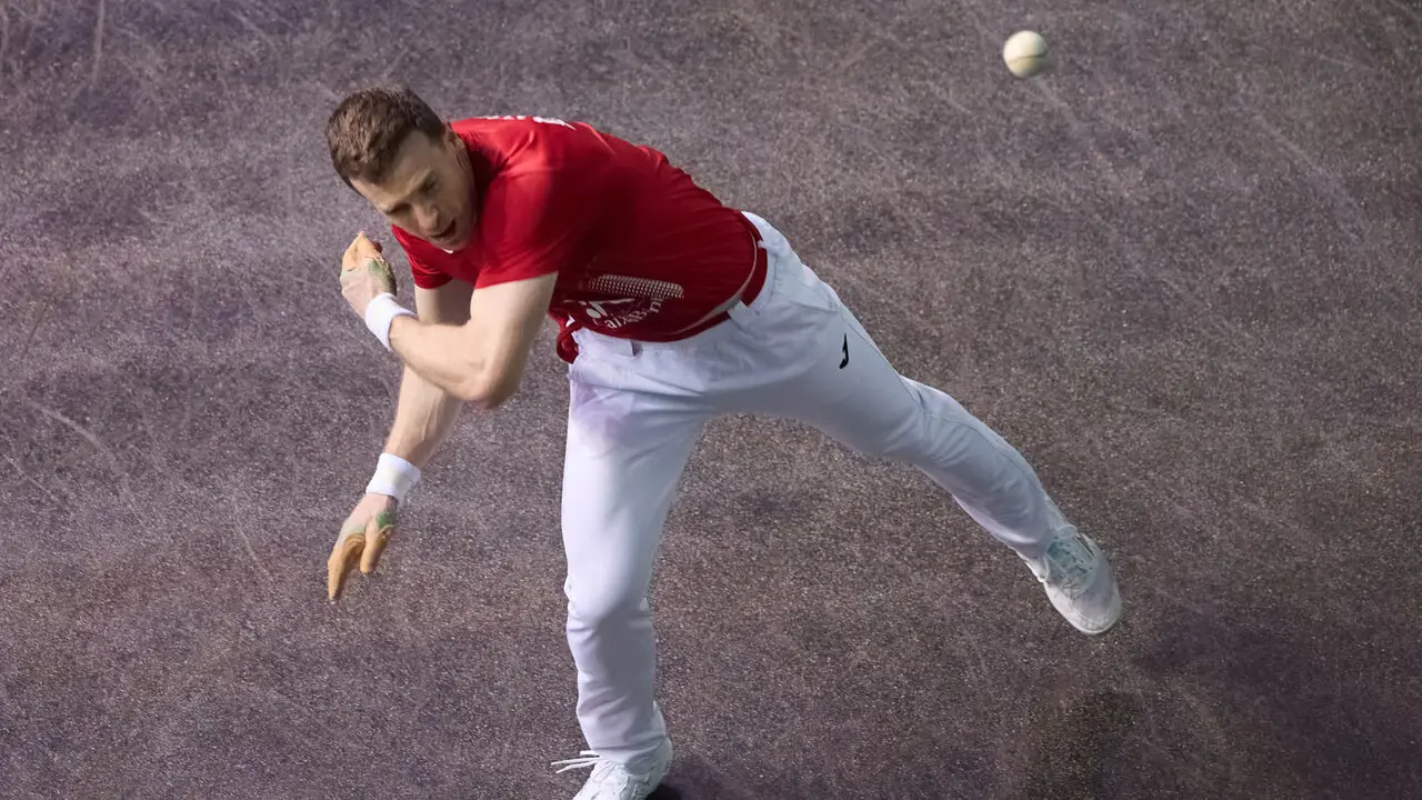 Final del Campeonato Manomanista de pelota vasca entre I&ntilde;aki Artola y Dar&iacute;o G&oacute;mez disputada en el pabell&oacute;n Navarra Arena de Pamplona. I&Ntilde;IGO ALZUGARAY