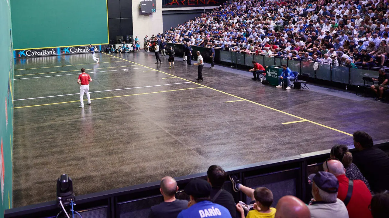 Final del Campeonato Manomanista de pelota vasca entre I&ntilde;aki Artola y Dar&iacute;o G&oacute;mez disputada en el pabell&oacute;n Navarra Arena de Pamplona. I&Ntilde;IGO ALZUGARAY