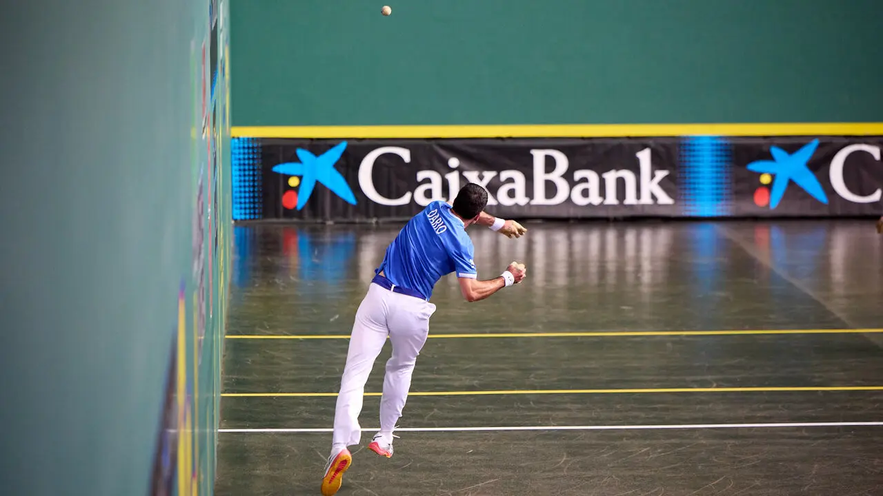 Final del Campeonato Manomanista de pelota vasca entre I&ntilde;aki Artola y Dar&iacute;o G&oacute;mez disputada en el pabell&oacute;n Navarra Arena de Pamplona. I&Ntilde;IGO ALZUGARAY