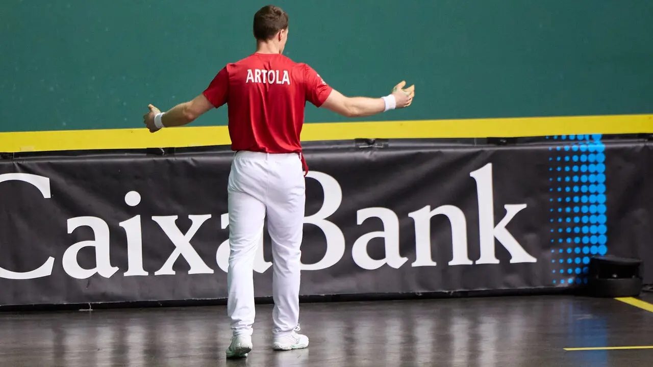 Final del Campeonato Manomanista de pelota vasca entre I&ntilde;aki Artola y Dar&iacute;o G&oacute;mez disputada en el pabell&oacute;n Navarra Arena de Pamplona. I&Ntilde;IGO ALZUGARAY