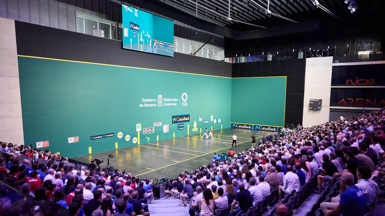 Final del Campeonato Manomanista de pelota vasca entre I&ntilde;aki Artola y Dar&iacute;o G&oacute;mez disputada en el pabell&oacute;n Navarra Arena de Pamplona. I&Ntilde;IGO ALZUGARAY