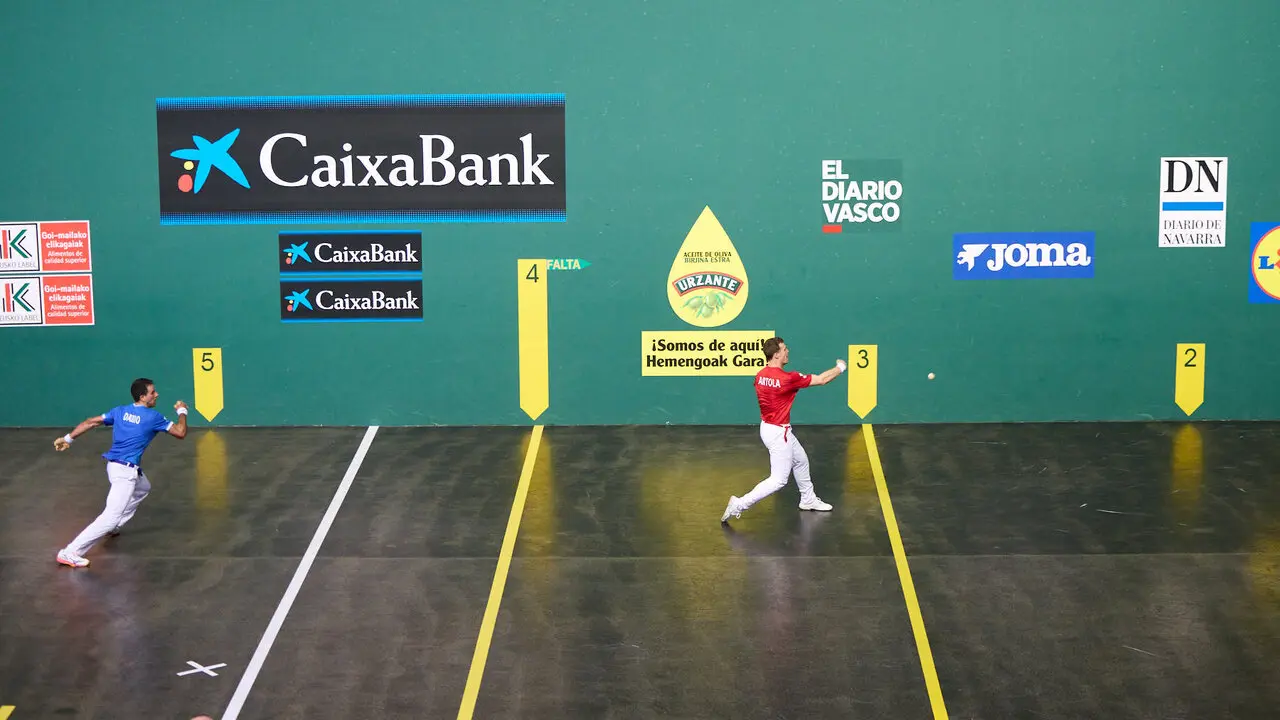 Final del Campeonato Manomanista de pelota vasca entre I&ntilde;aki Artola y Dar&iacute;o G&oacute;mez disputada en el pabell&oacute;n Navarra Arena de Pamplona. I&Ntilde;IGO ALZUGARAY