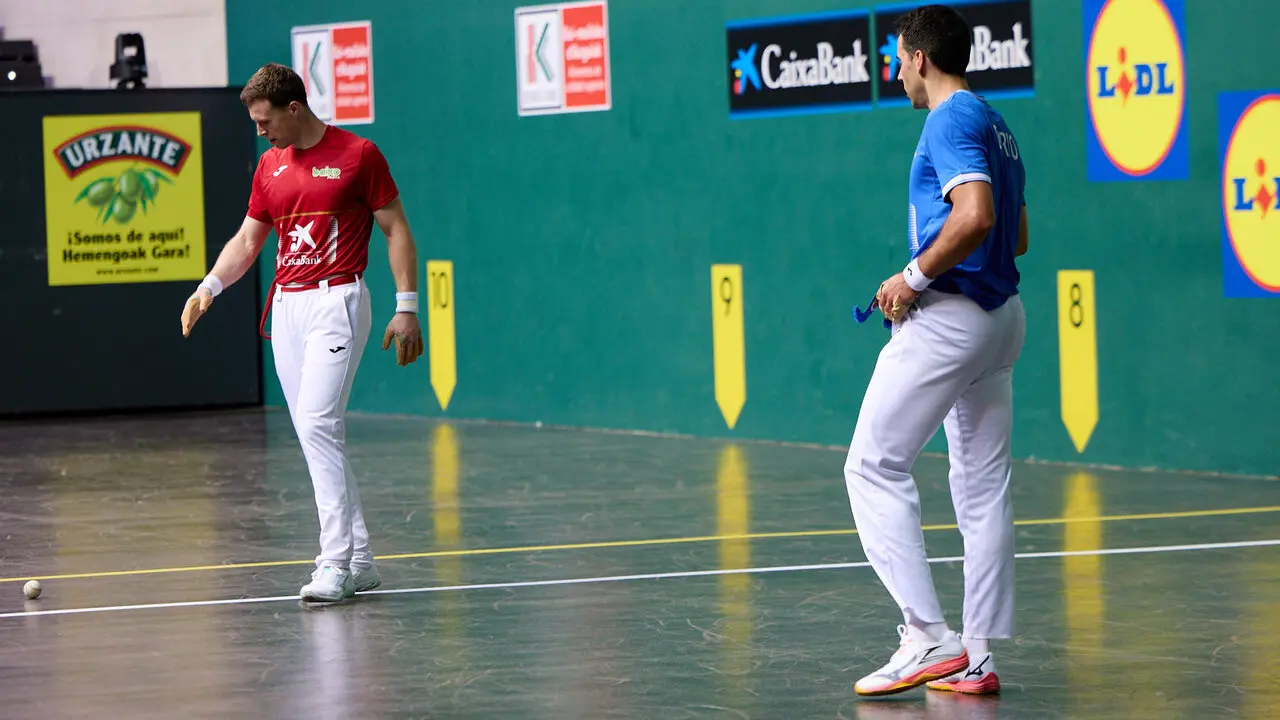 Final del Campeonato Manomanista de pelota vasca entre I&ntilde;aki Artola y Dar&iacute;o G&oacute;mez disputada en el pabell&oacute;n Navarra Arena de Pamplona. I&Ntilde;IGO ALZUGARAY