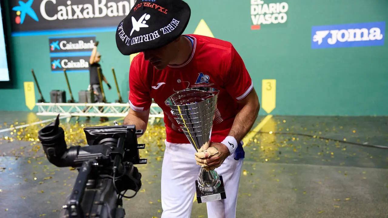 Final del Campeonato Manomanista de pelota vasca entre I&ntilde;aki Artola y Dar&iacute;o G&oacute;mez disputada en el pabell&oacute;n Navarra Arena de Pamplona. I&Ntilde;IGO ALZUGARAY