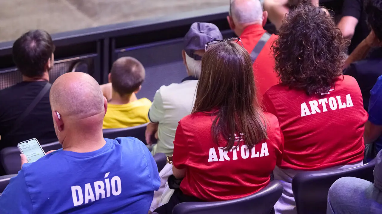 Las gradas del pabell&oacute;n Navarra Arena de Pamplona durante la Final del Campeonato Manomanista de pelota vasca entre I&ntilde;aki Artola y Dar&iacute;o G&oacute;mez. I&Ntilde;IGO ALZUGARAY