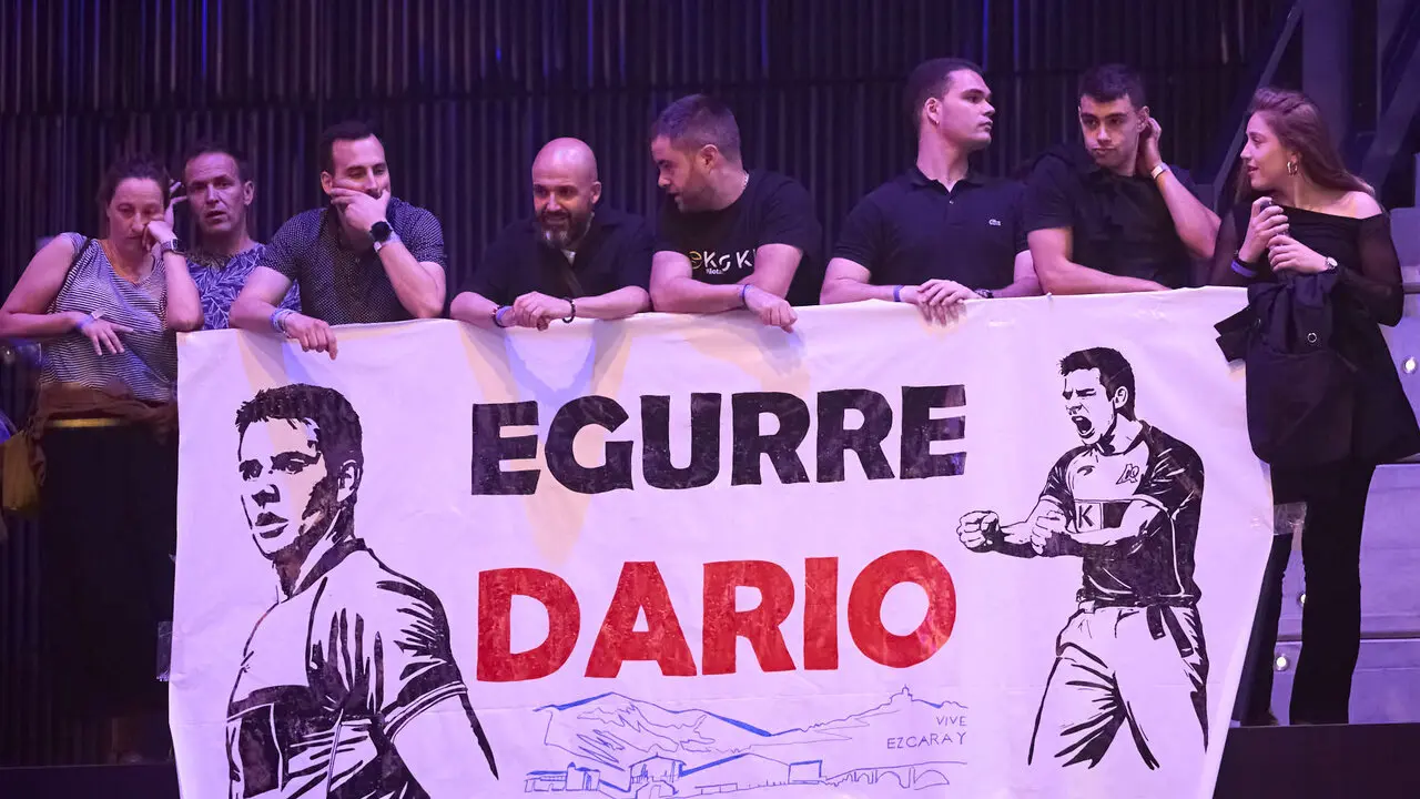 Las gradas del pabell&oacute;n Navarra Arena de Pamplona durante la Final del Campeonato Manomanista de pelota vasca entre I&ntilde;aki Artola y Dar&iacute;o G&oacute;mez. I&Ntilde;IGO ALZUGARAY