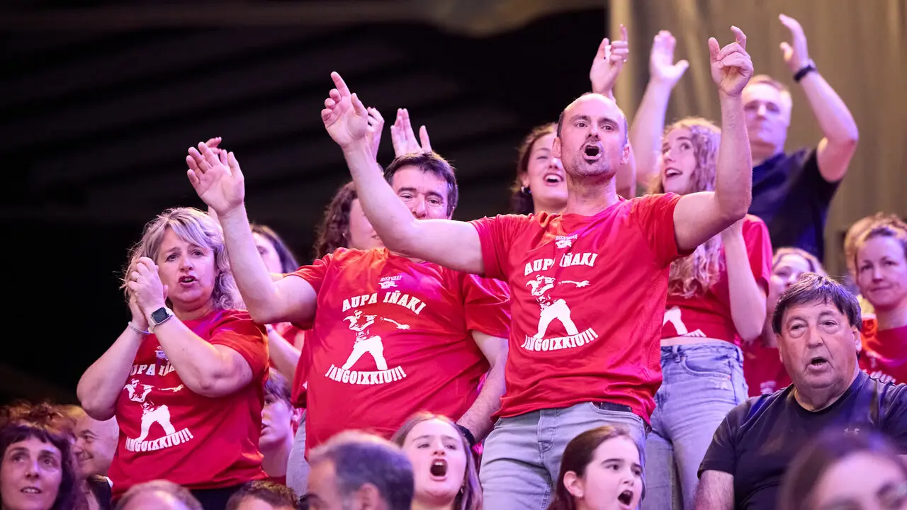 Las gradas del pabell&oacute;n Navarra Arena de Pamplona durante la Final del Campeonato Manomanista de pelota vasca entre I&ntilde;aki Artola y Dar&iacute;o G&oacute;mez. I&Ntilde;IGO ALZUGARAY