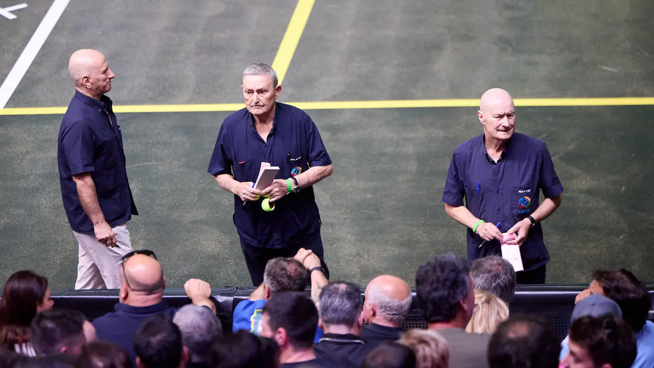 Las gradas del pabell&oacute;n Navarra Arena de Pamplona durante la Final del Campeonato Manomanista de pelota vasca entre I&ntilde;aki Artola y Dar&iacute;o G&oacute;mez. I&Ntilde;IGO ALZUGARAY