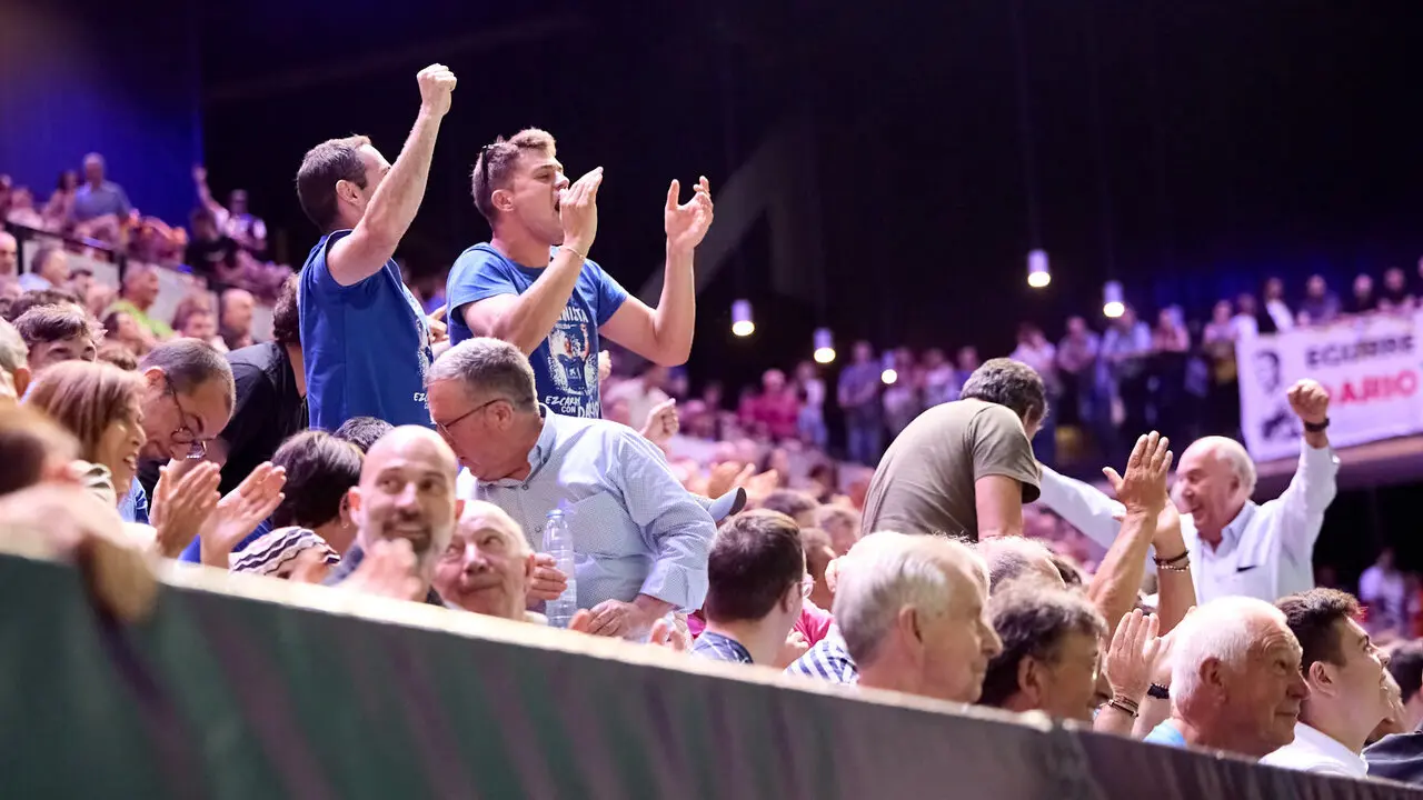 Las gradas del pabell&oacute;n Navarra Arena de Pamplona durante la Final del Campeonato Manomanista de pelota vasca entre I&ntilde;aki Artola y Dar&iacute;o G&oacute;mez. I&Ntilde;IGO ALZUGARAY
