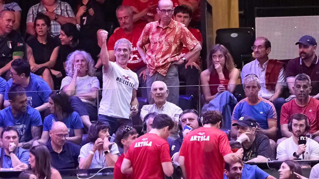 Las gradas del pabell&oacute;n Navarra Arena de Pamplona durante la Final del Campeonato Manomanista de pelota vasca entre I&ntilde;aki Artola y Dar&iacute;o G&oacute;mez. I&Ntilde;IGO ALZUGARAY