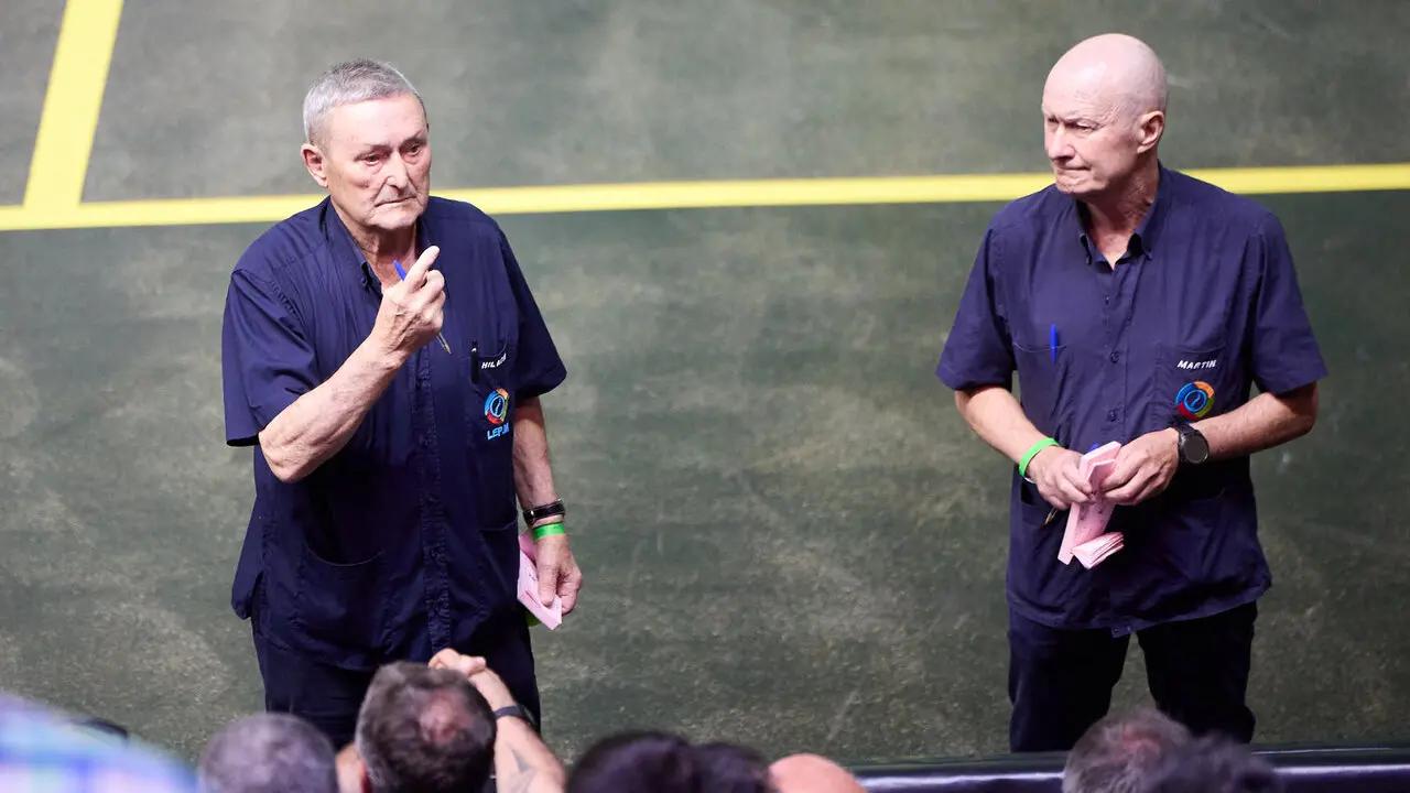 Las gradas del pabell&oacute;n Navarra Arena de Pamplona durante la Final del Campeonato Manomanista de pelota vasca entre I&ntilde;aki Artola y Dar&iacute;o G&oacute;mez. I&Ntilde;IGO ALZUGARAY