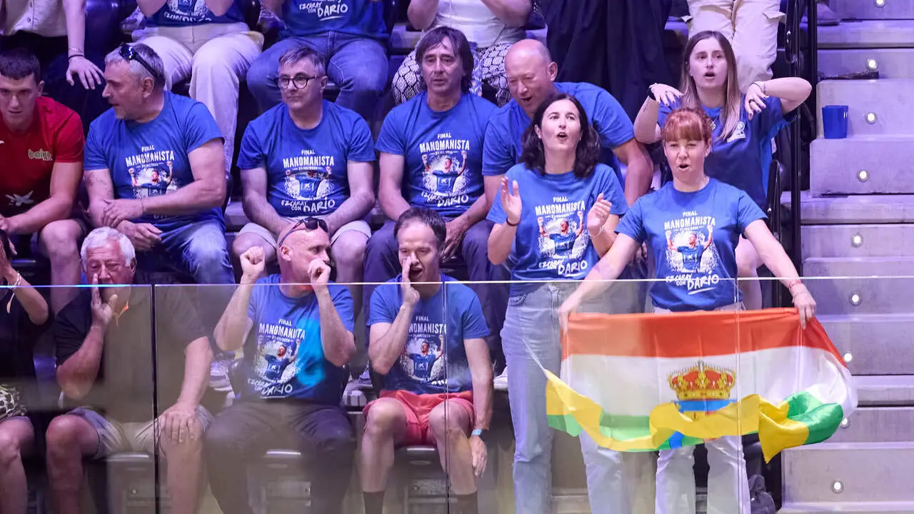 Las gradas del pabell&oacute;n Navarra Arena de Pamplona durante la Final del Campeonato Manomanista de pelota vasca entre I&ntilde;aki Artola y Dar&iacute;o G&oacute;mez. I&Ntilde;IGO ALZUGARAY