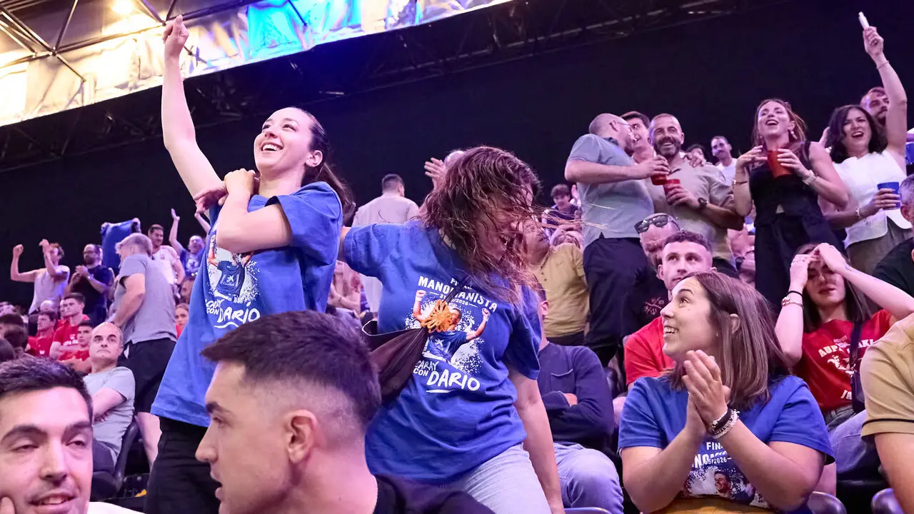 Las gradas del pabell&oacute;n Navarra Arena de Pamplona durante la Final del Campeonato Manomanista de pelota vasca entre I&ntilde;aki Artola y Dar&iacute;o G&oacute;mez. I&Ntilde;IGO ALZUGARAY