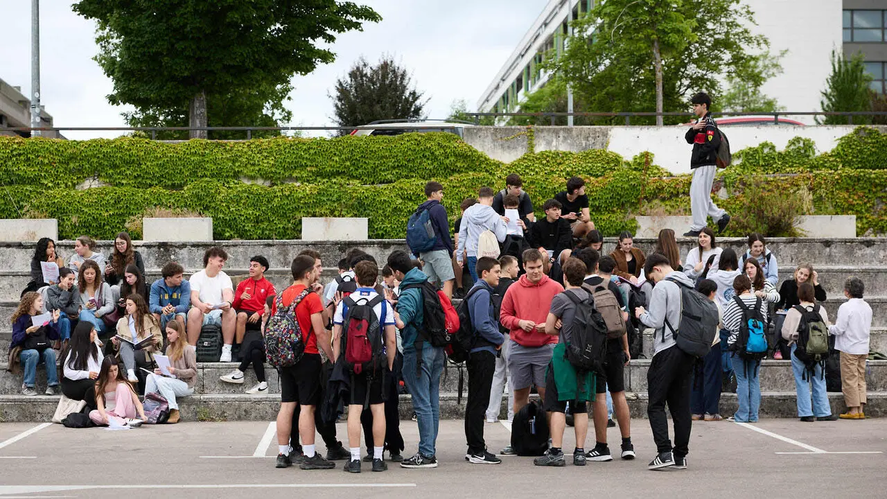 Inicio de la Prueba de Acceso a la Universidad (PAU) 2026, tambi&eacute;n conocida como selectividad, en la Universidad P&uacute;blica de Navarra (UPNA) en Pamplona. I&Ntilde;IGO ALZUGARAY