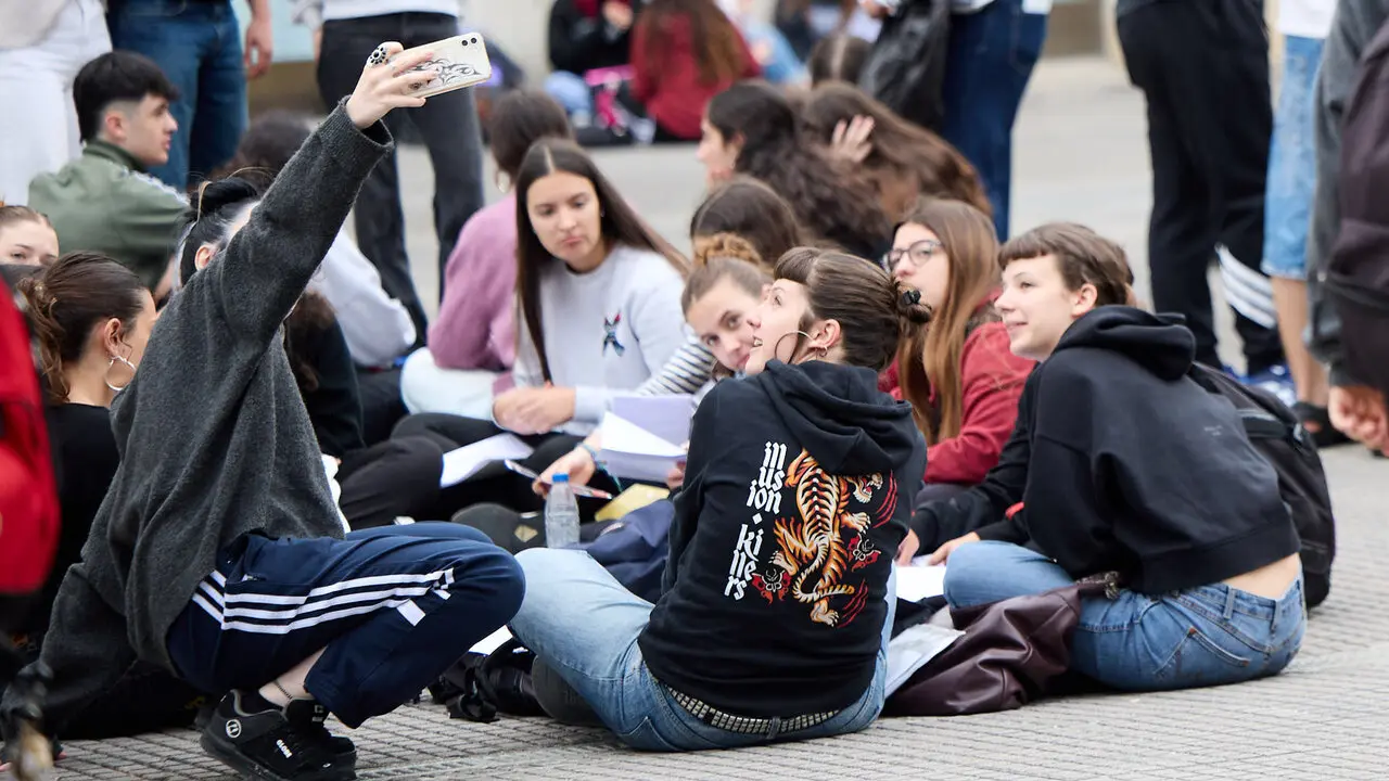 Inicio de la Prueba de Acceso a la Universidad (PAU) 2026, tambi&eacute;n conocida como selectividad, en la Universidad P&uacute;blica de Navarra (UPNA) en Pamplona. I&Ntilde;IGO ALZUGARAY
