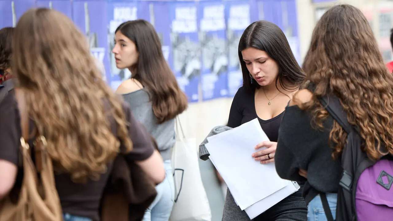 Inicio de la Prueba de Acceso a la Universidad (PAU) 2026, tambi&eacute;n conocida como selectividad, en la Universidad P&uacute;blica de Navarra (UPNA) en Pamplona. I&Ntilde;IGO ALZUGARAY