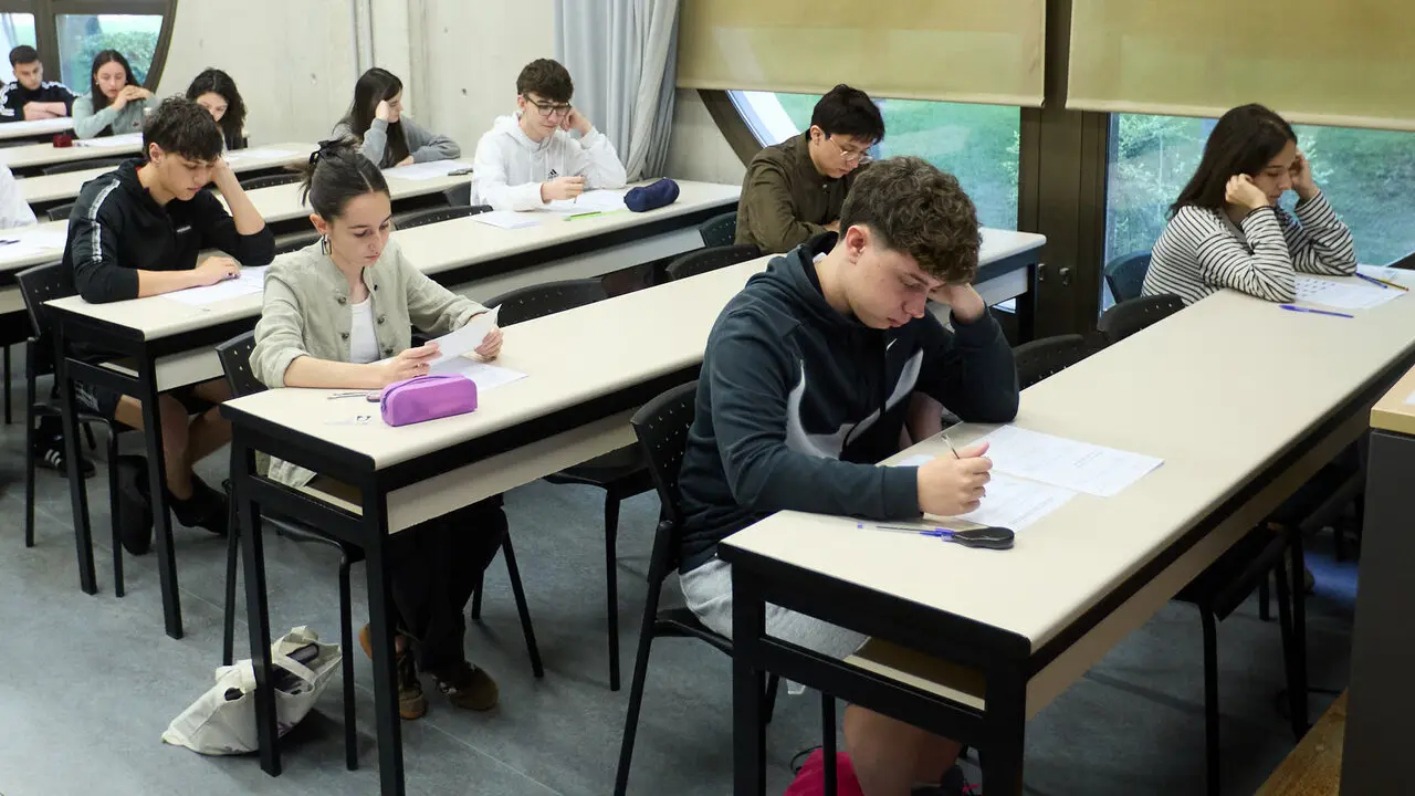 Inicio de la Prueba de Acceso a la Universidad (PAU) 2026, tambi&eacute;n conocida como selectividad, en la Universidad P&uacute;blica de Navarra (UPNA) en Pamplona. I&Ntilde;IGO ALZUGARAY
