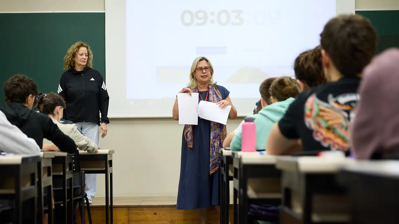 Inicio de la Prueba de Acceso a la Universidad (PAU) 2026, tambi&eacute;n conocida como selectividad, en la Universidad P&uacute;blica de Navarra (UPNA) en Pamplona. I&Ntilde;IGO ALZUGARAY