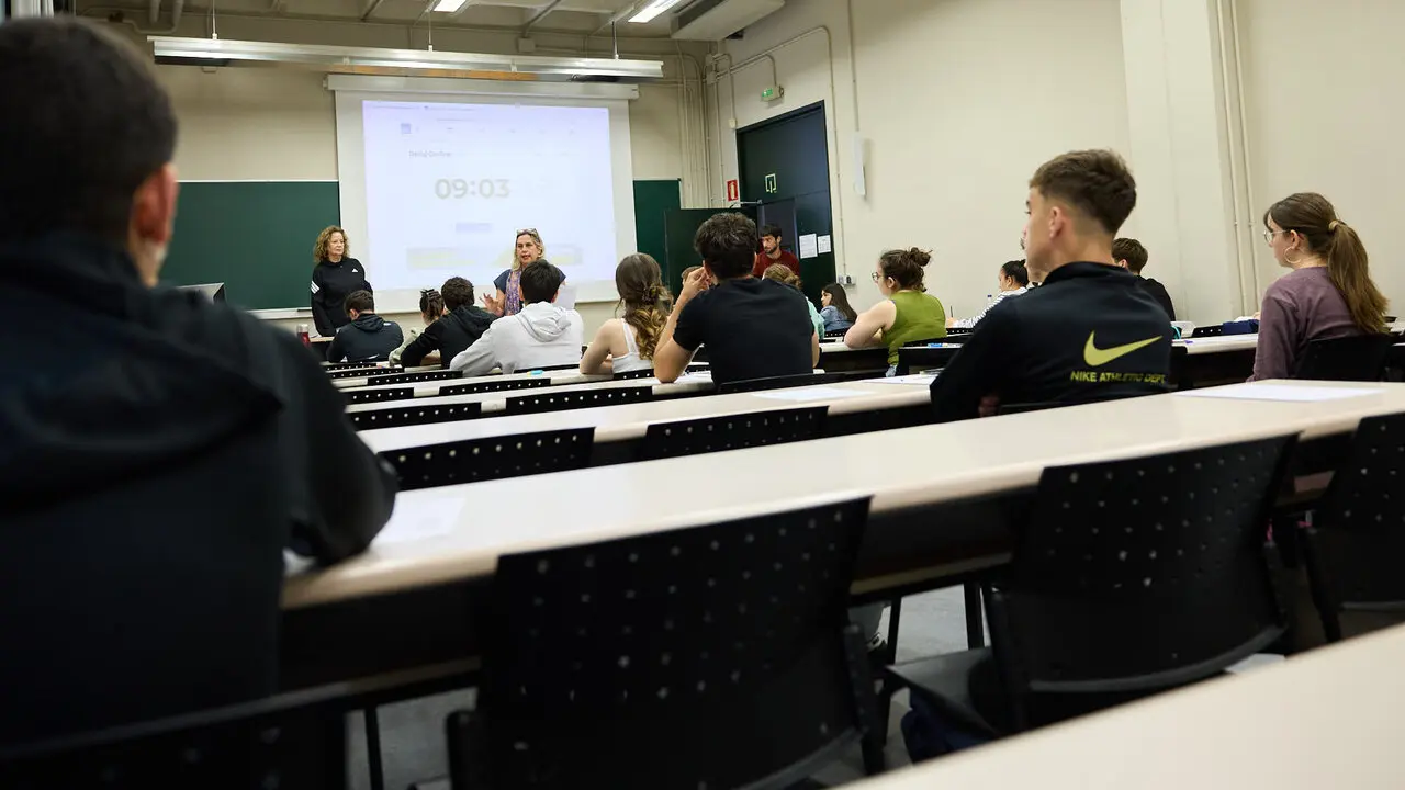 Inicio de la Prueba de Acceso a la Universidad (PAU) 2026, tambi&eacute;n conocida como selectividad, en la Universidad P&uacute;blica de Navarra (UPNA) en Pamplona. I&Ntilde;IGO ALZUGARAY