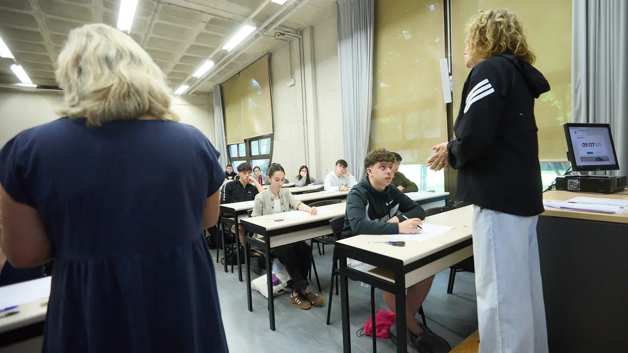 Inicio de la Prueba de Acceso a la Universidad (PAU) 2026, tambi&eacute;n conocida como selectividad, en la Universidad P&uacute;blica de Navarra (UPNA) en Pamplona. I&Ntilde;IGO ALZUGARAY