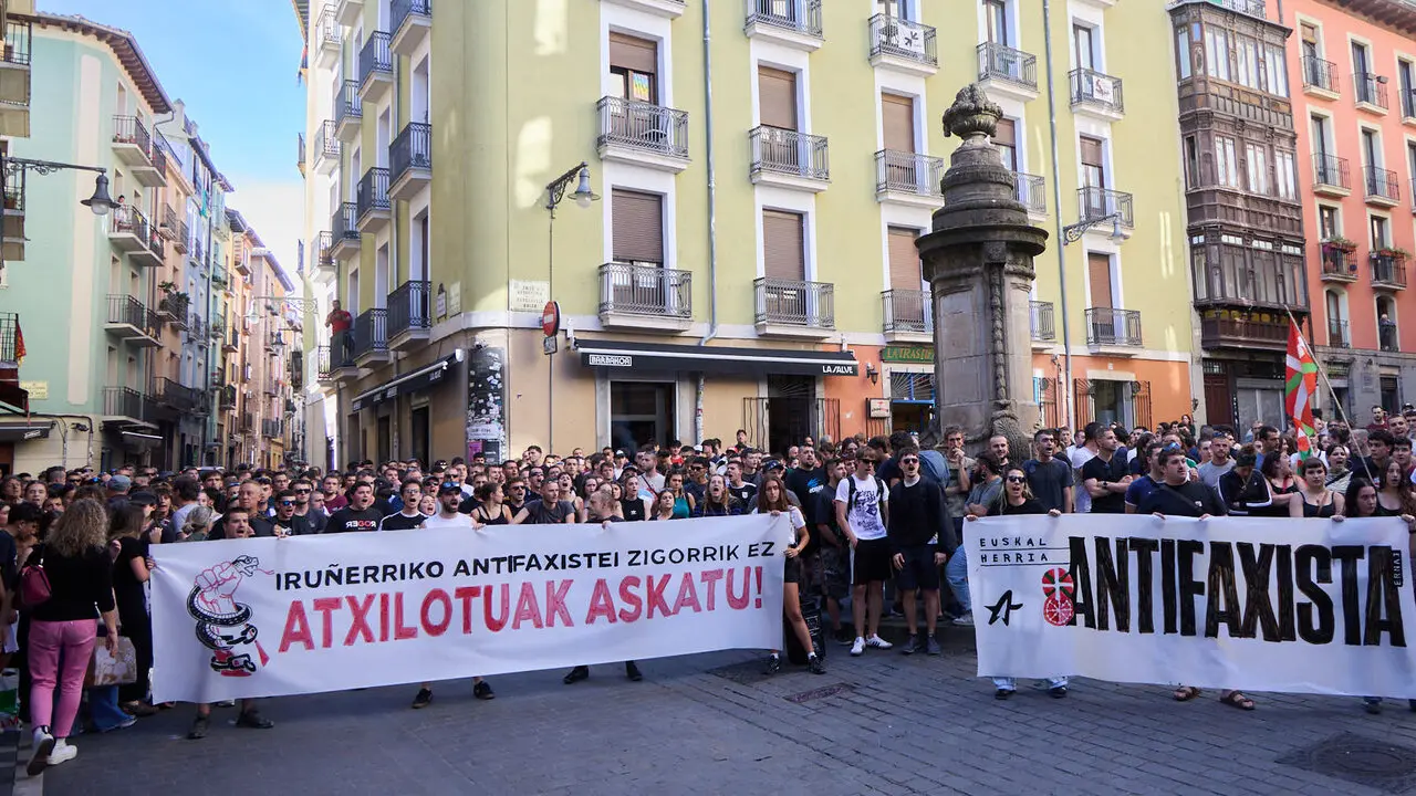 Concentraci&oacute;n antifascista de protesta por las detenciones tras los incidentes del pasado oto&ntilde;o en Iturrama tras la visita del agitador Vito Quiles a Pamplona. NAVARRA.COM