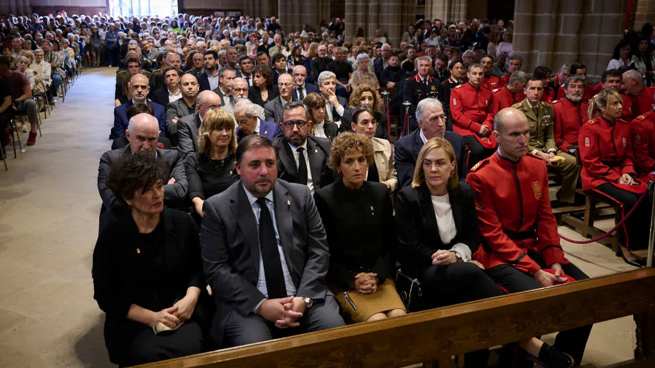 Funeral por los cinco polic&iacute;as forales fallecidos en un accidente de tr&aacute;fico. PABLO LASAOSA