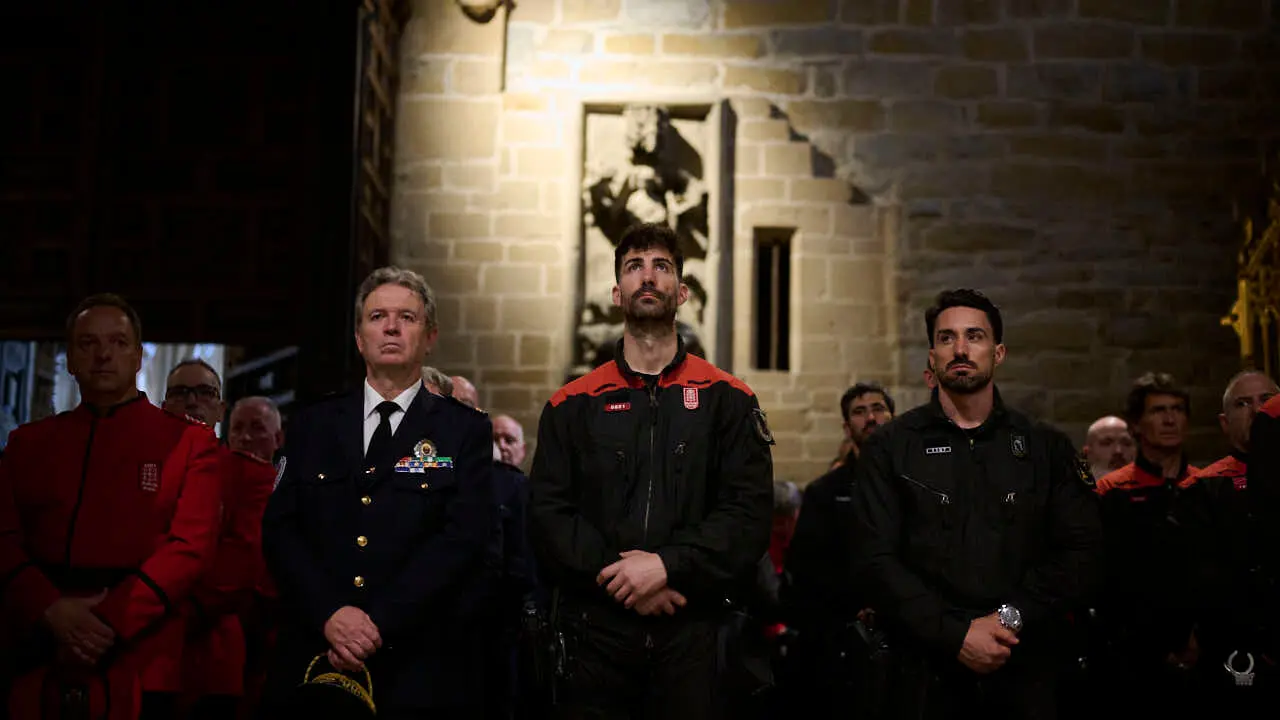 Funeral por los cinco polic&iacute;as forales fallecidos en un accidente de tr&aacute;fico. PABLO LASAOSA