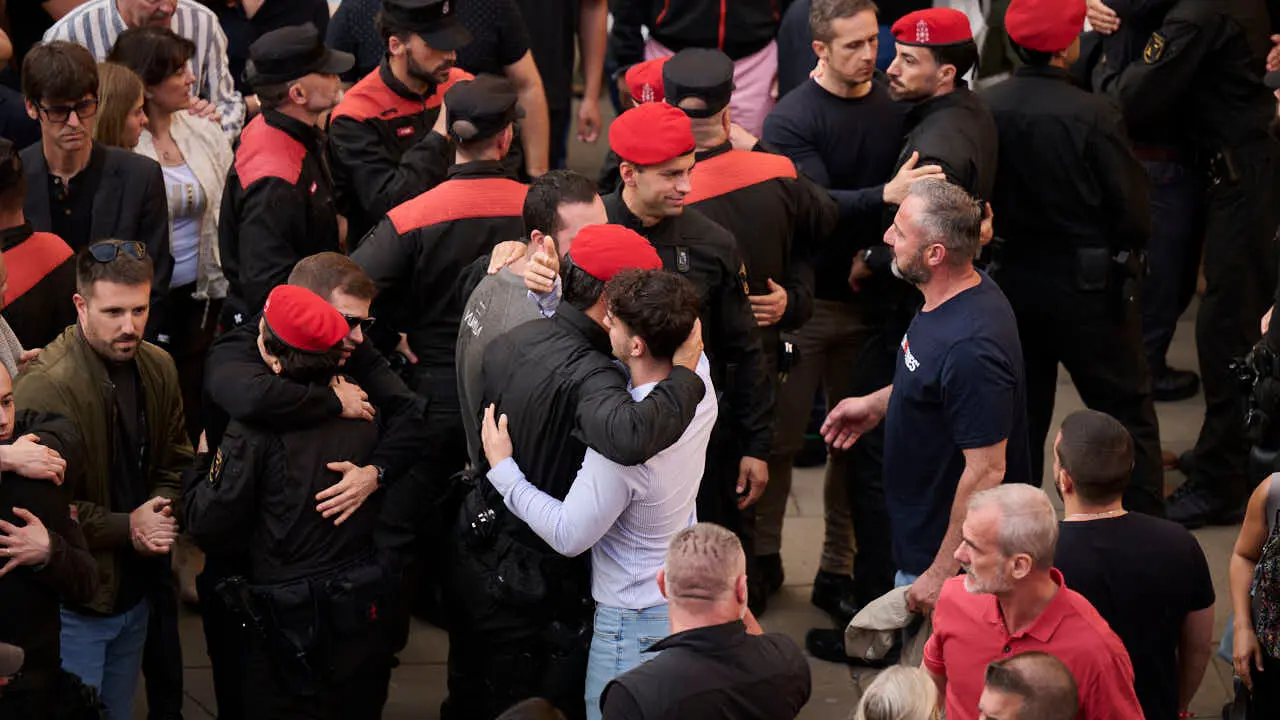 Funeral por los cinco polic&iacute;as forales fallecidos en un accidente de tr&aacute;fico. PABLO LASAOSA