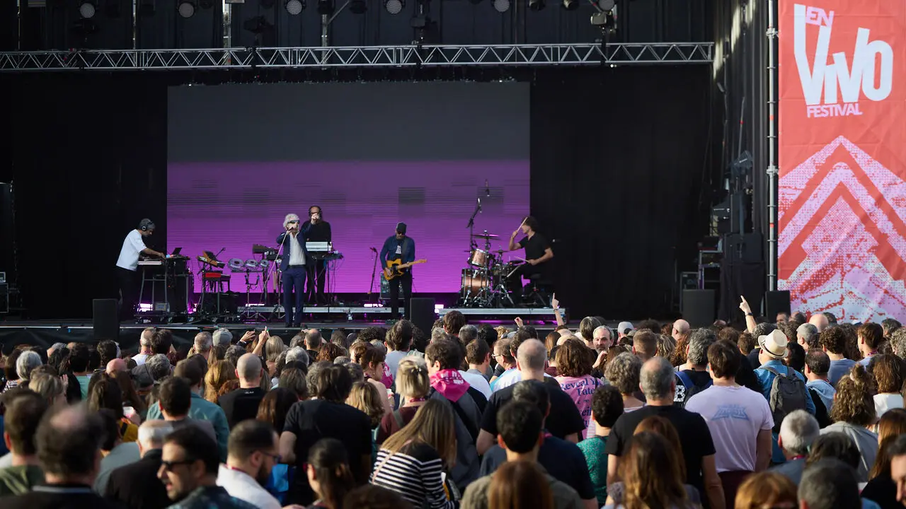 Concierto de Le&oacute;n Benavente en el Festival En Vivo en la Ciudadela de Pamplona. I&Ntilde;IGO ALZUGARAY