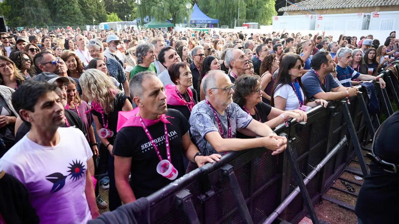 Concierto de Le&oacute;n Benavente en el Festival En Vivo en la Ciudadela de Pamplona. I&Ntilde;IGO ALZUGARAY