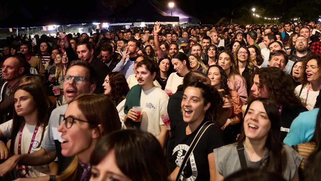 Concierto de Le&oacute;n Benavente en el Festival En Vivo en la Ciudadela de Pamplona. I&Ntilde;IGO ALZUGARAY