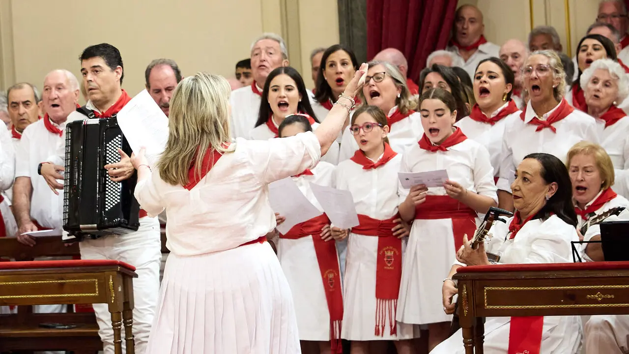Misa del 6 de junio en la Capilla de San Ferm&iacute;n de la iglesia de San Lorenzo con motivo del sexto pelda&ntilde;o de la escalera sanferminera de 2026. I&Ntilde;IGO ALZUGARAY