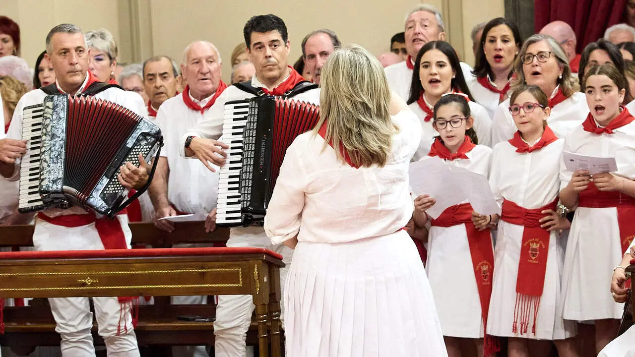 Misa del 6 de junio en la Capilla de San Ferm&iacute;n de la iglesia de San Lorenzo con motivo del sexto pelda&ntilde;o de la escalera sanferminera de 2026. I&Ntilde;IGO ALZUGARAY