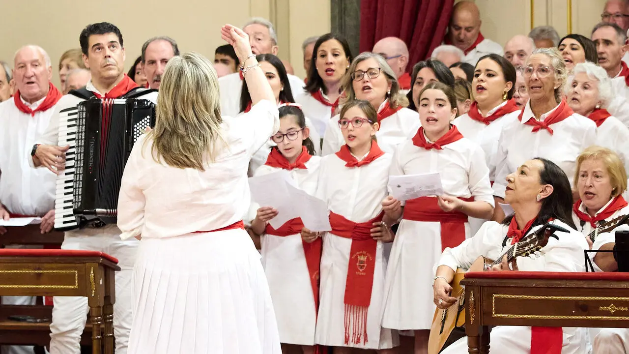 Misa del 6 de junio en la Capilla de San Ferm&iacute;n de la iglesia de San Lorenzo con motivo del sexto pelda&ntilde;o de la escalera sanferminera de 2026. I&Ntilde;IGO ALZUGARAY