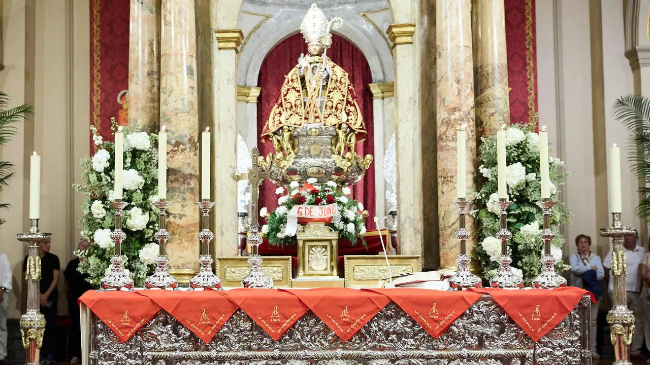 Misa del 6 de junio en la Capilla de San Ferm&iacute;n de la iglesia de San Lorenzo con motivo del sexto pelda&ntilde;o de la escalera sanferminera de 2026. I&Ntilde;IGO ALZUGARAY