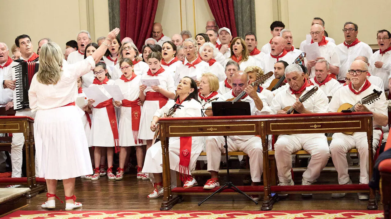 Misa del 6 de junio en la Capilla de San Ferm&iacute;n de la iglesia de San Lorenzo con motivo del sexto pelda&ntilde;o de la escalera sanferminera de 2026. I&Ntilde;IGO ALZUGARAY