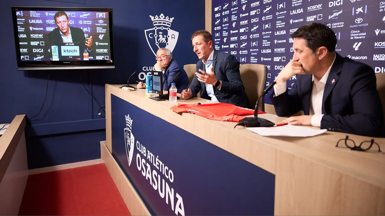 Presentaci&oacute;n de Luis Miguel Ramis como nuevo entrenador de Osasuna. I&Ntilde;IGO ALZUGARAY