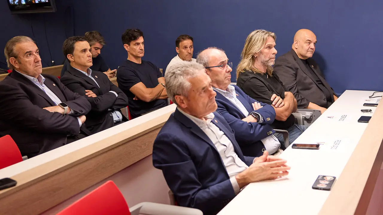 Presentaci&oacute;n de Luis Miguel Ramis como nuevo entrenador de Osasuna. I&Ntilde;IGO ALZUGARAY