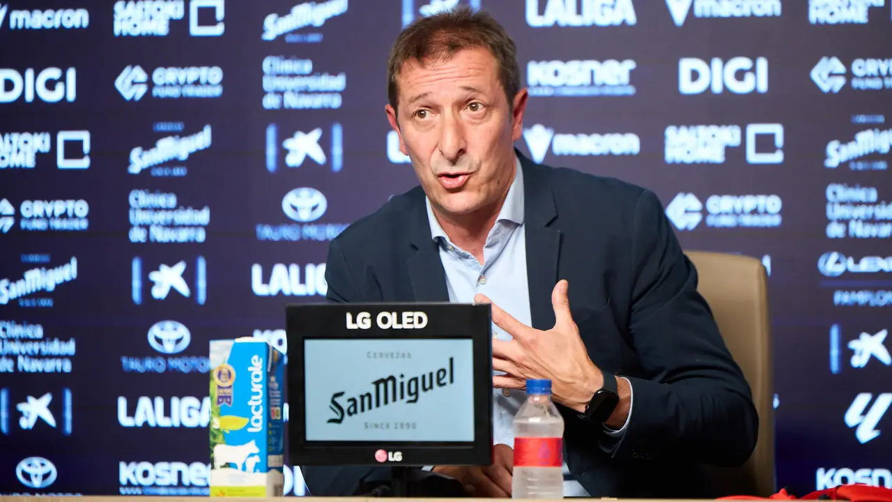 Presentaci&oacute;n de Luis Miguel Ramis como nuevo entrenador de Osasuna. I&Ntilde;IGO ALZUGARAY