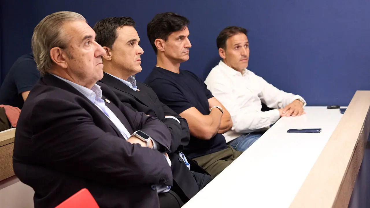 Presentaci&oacute;n de Luis Miguel Ramis como nuevo entrenador de Osasuna. I&Ntilde;IGO ALZUGARAY