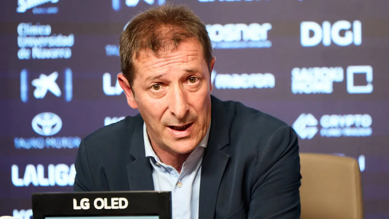 Presentaci&oacute;n de Luis Miguel Ramis como nuevo entrenador de Osasuna. I&Ntilde;IGO ALZUGARAY