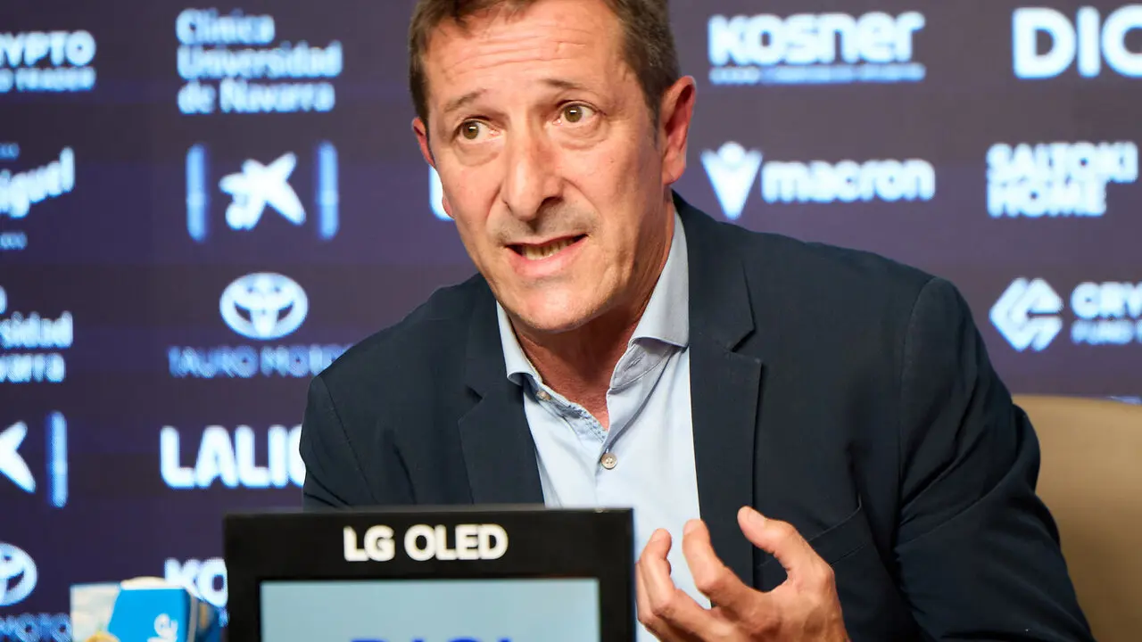 Presentaci&oacute;n de Luis Miguel Ramis como nuevo entrenador de Osasuna. I&Ntilde;IGO ALZUGARAY