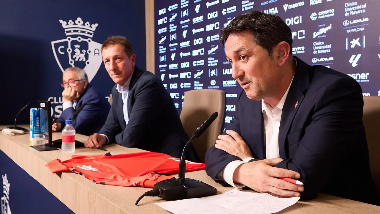 Presentaci&oacute;n de Luis Miguel Ramis como nuevo entrenador de Osasuna. I&Ntilde;IGO ALZUGARAY