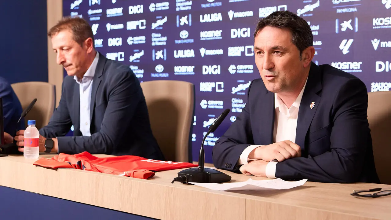 Presentaci&oacute;n de Luis Miguel Ramis como nuevo entrenador de Osasuna. I&Ntilde;IGO ALZUGARAY