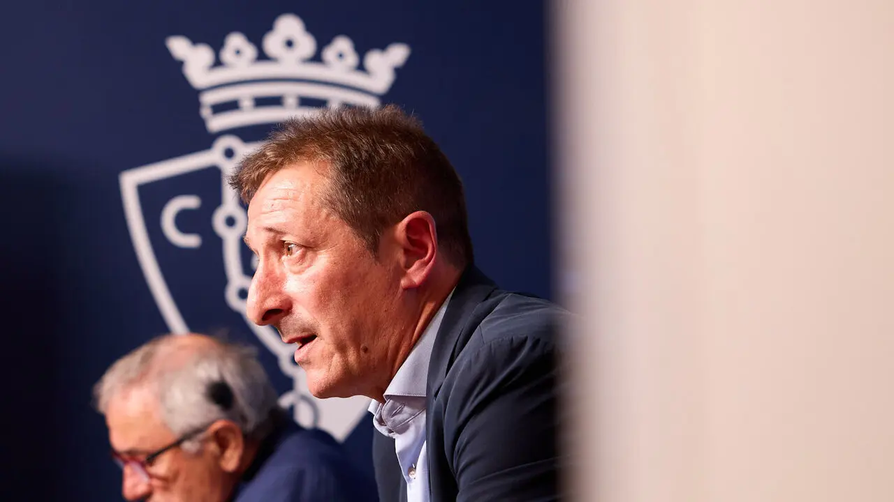 Presentaci&oacute;n de Luis Miguel Ramis como nuevo entrenador de Osasuna. I&Ntilde;IGO ALZUGARAY