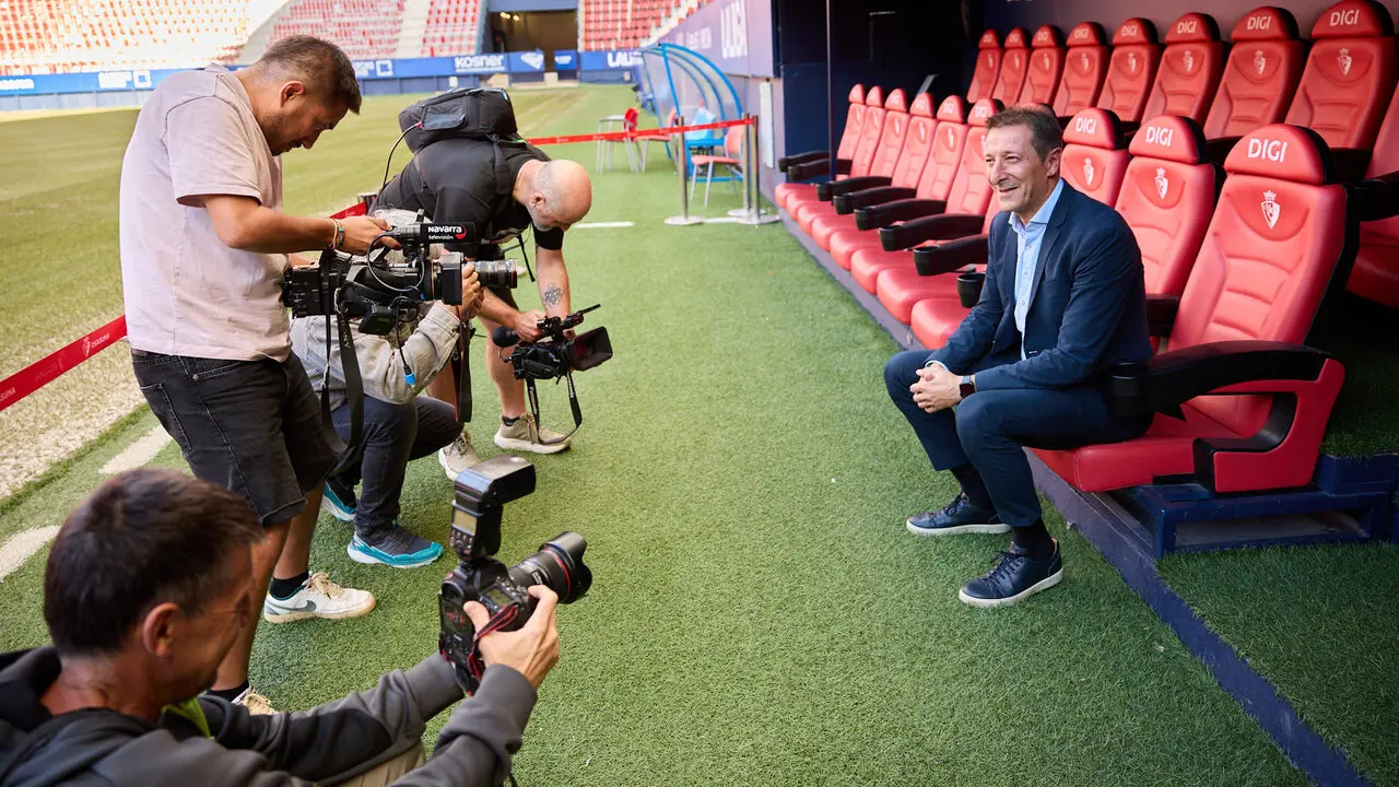 Presentaci&oacute;n de Luis Miguel Ramis como nuevo entrenador de Osasuna. I&Ntilde;IGO ALZUGARAY