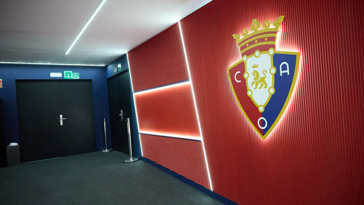 Presentaci&oacute;n de Luis Miguel Ramis como nuevo entrenador de Osasuna. I&Ntilde;IGO ALZUGARAY