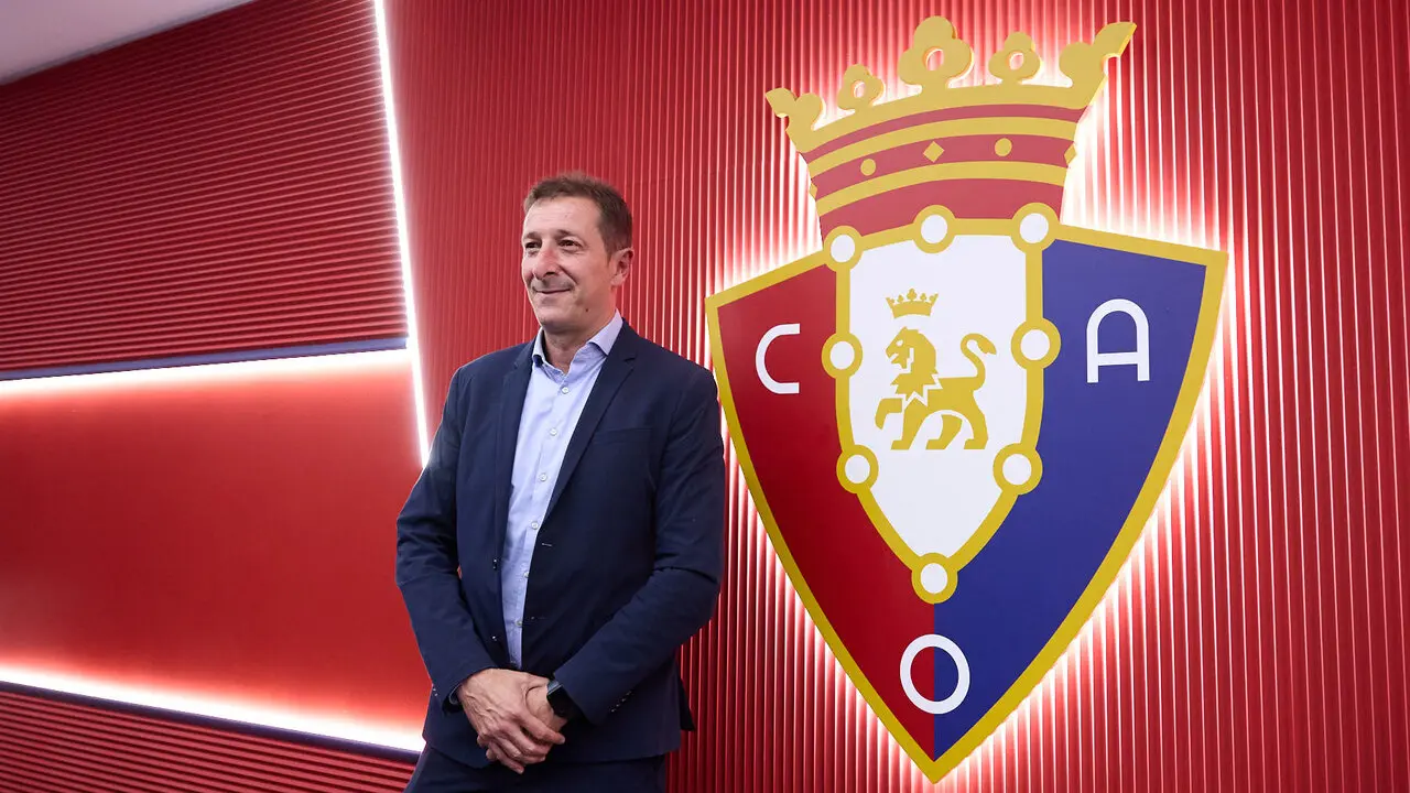 Presentaci&oacute;n de Luis Miguel Ramis como nuevo entrenador de Osasuna. I&Ntilde;IGO ALZUGARAY